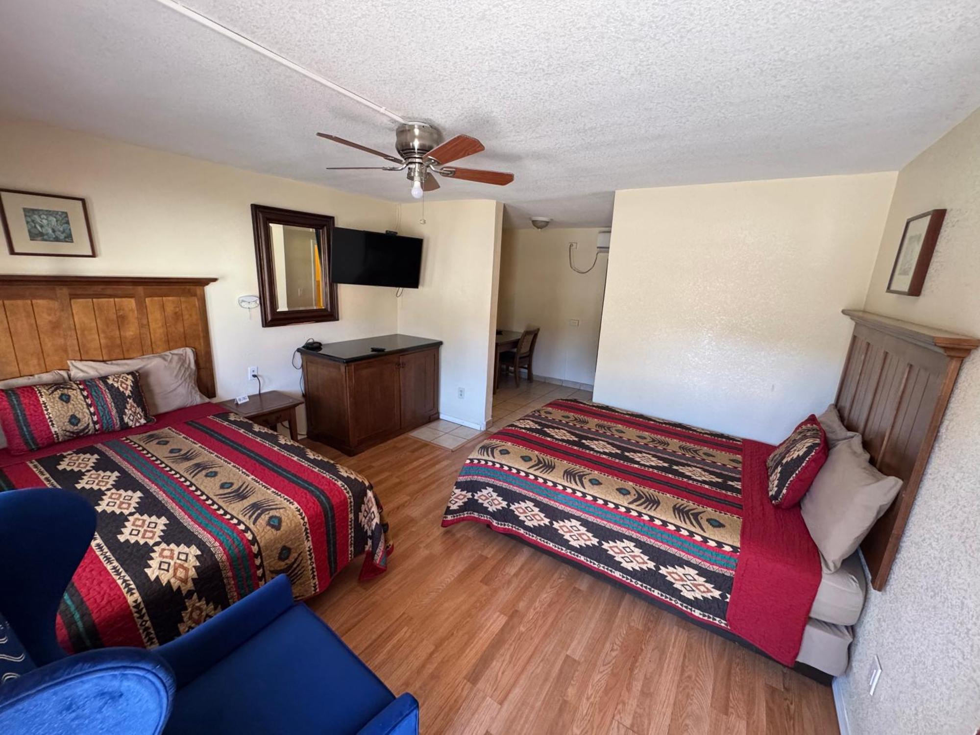 Apache Motel 2*