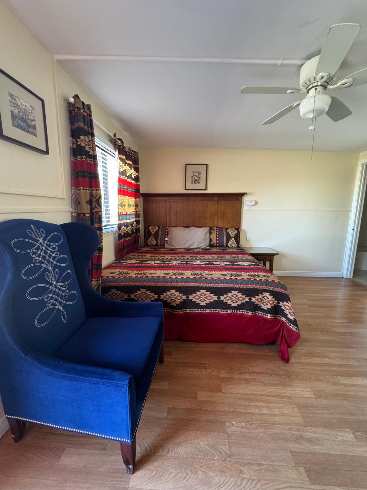 Apache Motel