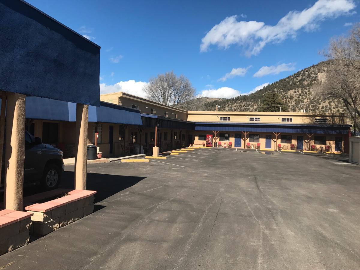 Motel Apache 2*